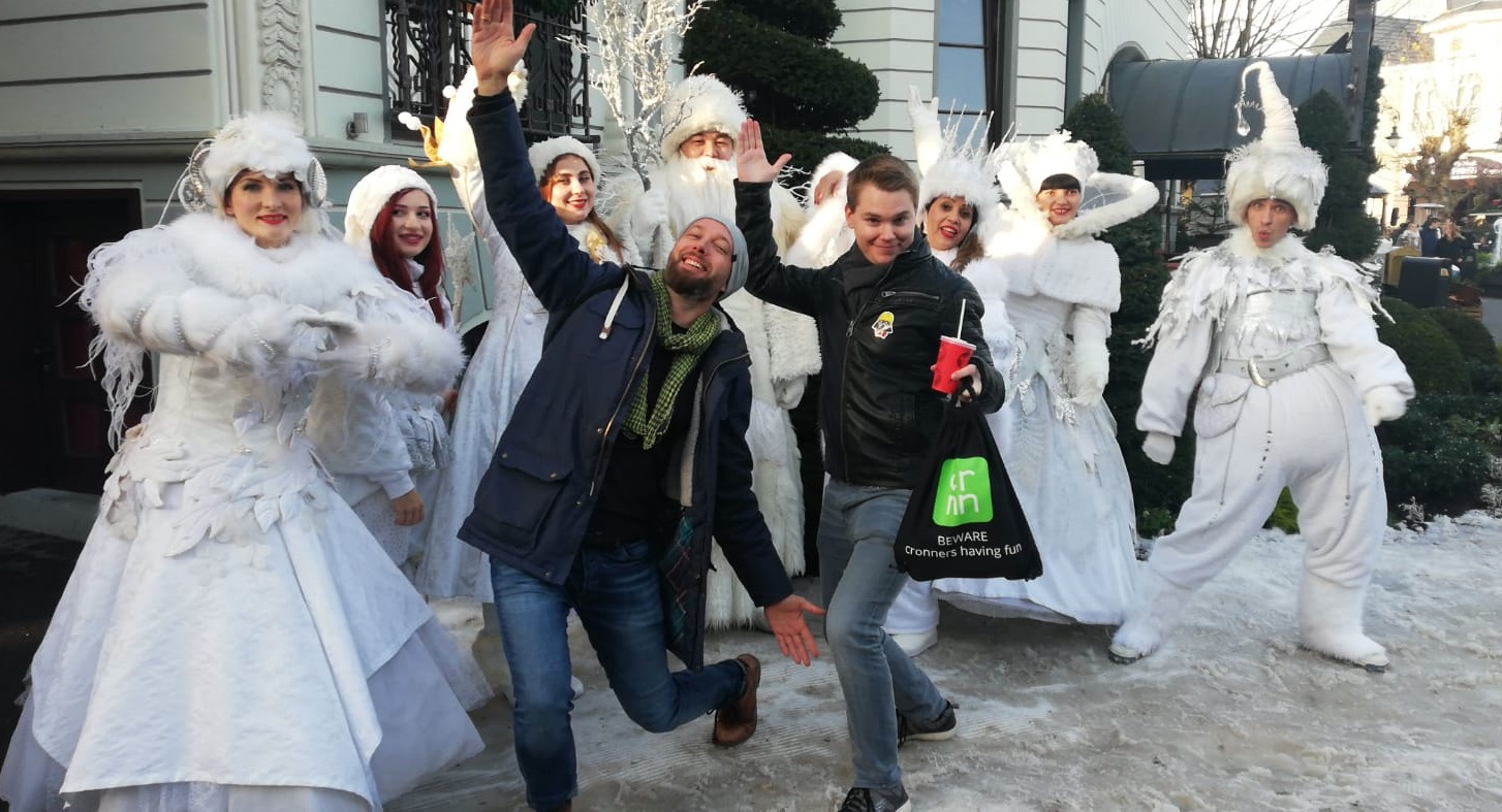 cronnerzy z zimowymi ludzikami