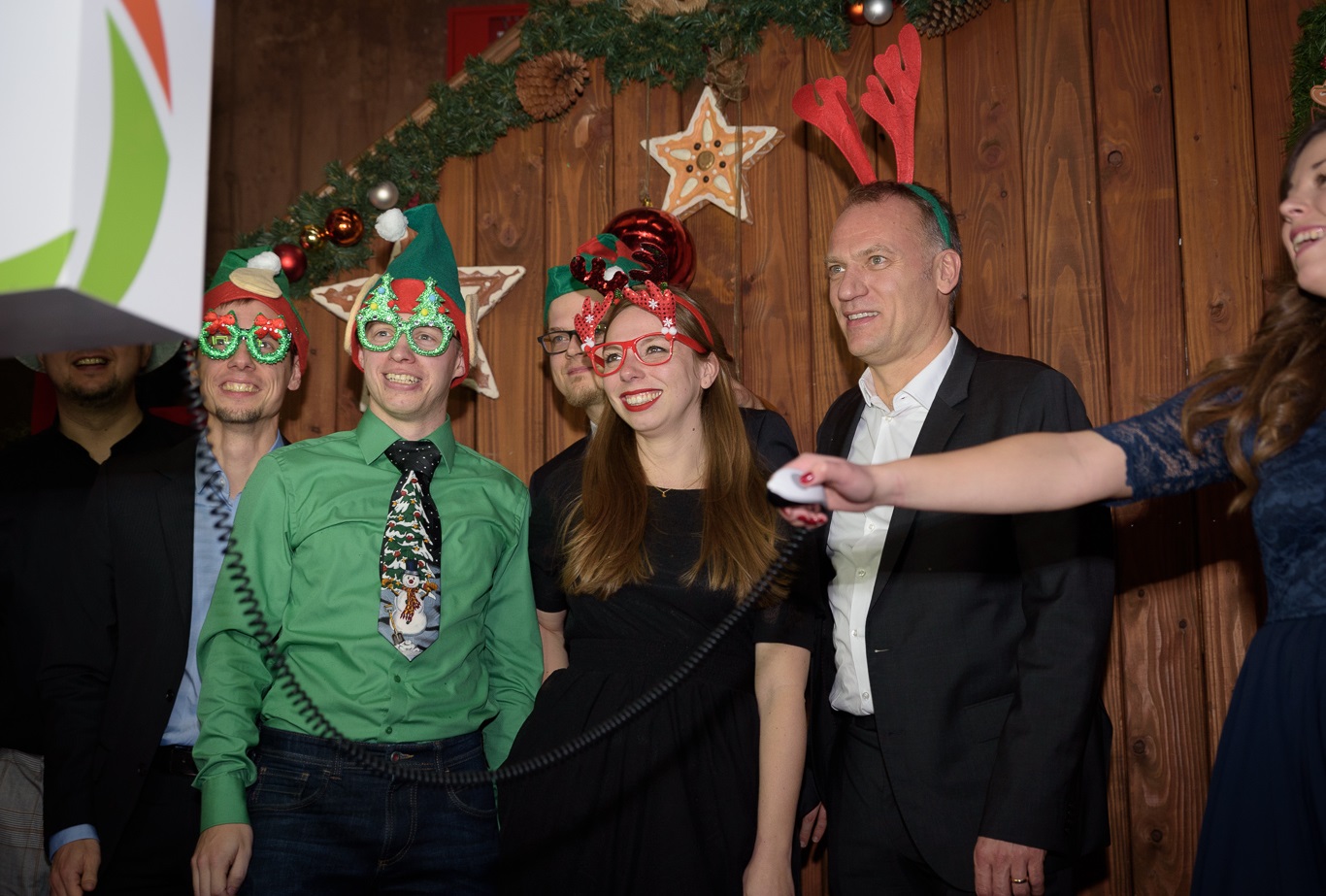 cronnerzy pozują w fotobudce